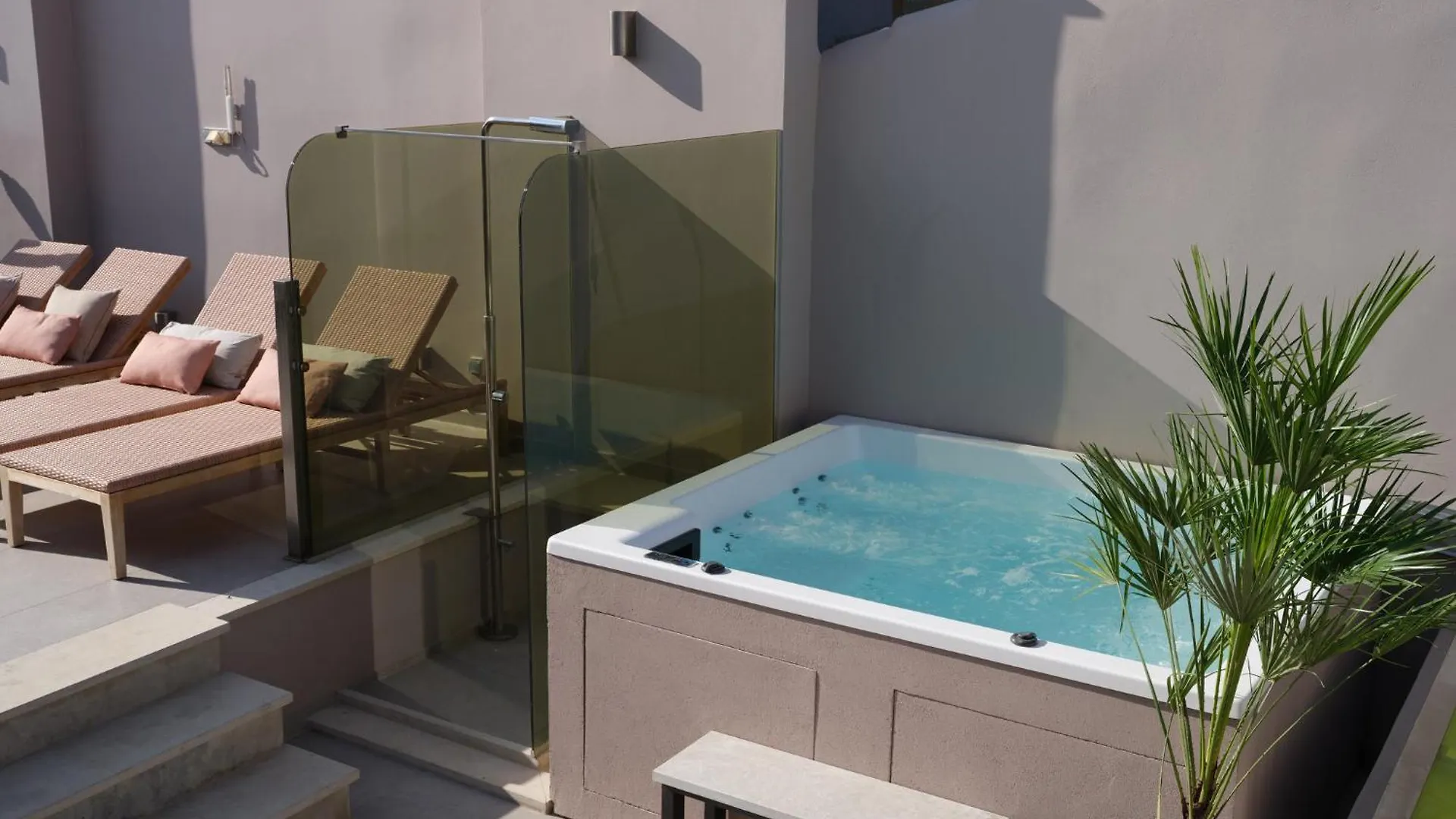 アパート Fonte D'Oro Luxury Rooms (Adults Only) レティムノ ギリシャ